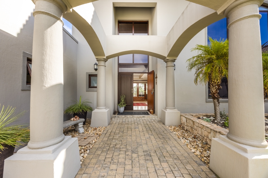 5 Bedroom Property for Sale in Klein Zevenwacht Western Cape